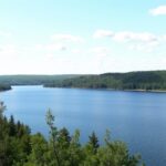 Découvrez les coordonnées précises du lac de Sainte-Croix : latitude 43.7715417, longitude 6.1898262