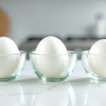 Quel est le poids d’un blanc d’œuf selon sa taille ? Découvrez les variations essentielles !