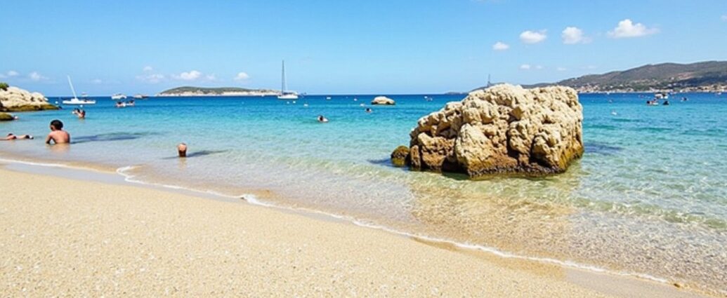 Découverte de la plage de Canella en Corse : un écrin de sable doré et d'eaux translucides
